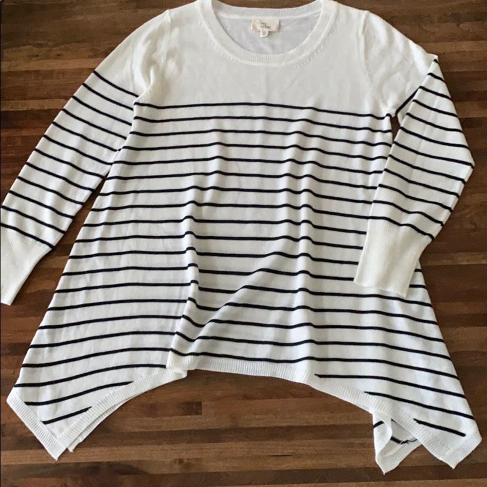 LLove Sweater size M/L - Picture 2 of 4